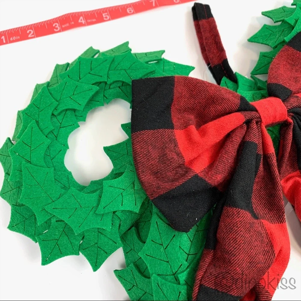 DISNEY PARKS Mickey Mouse Icon Christmas Wreath